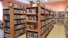 2.A navštívila místní knihovnu v Hostomicích